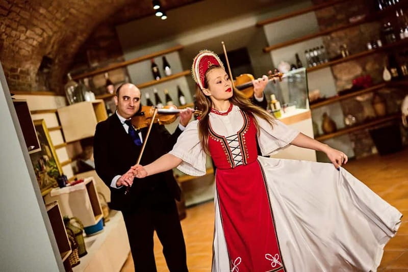 Budapest: Hungarian Folk Dance & Concert with Dinner Option - The 18:30 arrival and the 80-minute show