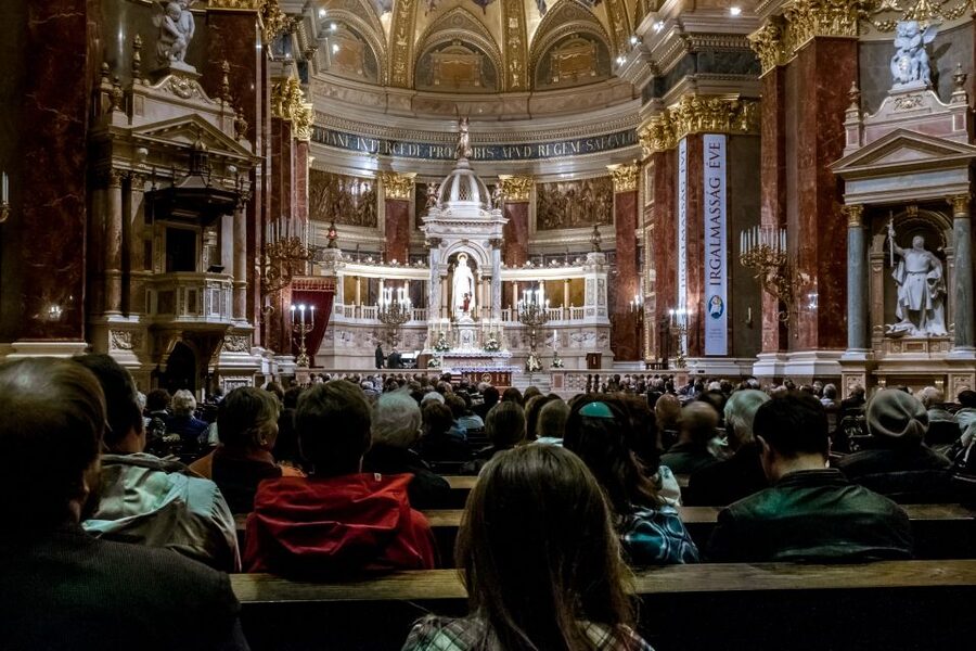 Budapest: Organ Concert in St. Stephen's Basilica - Eleonóra Krusic adds a lighter sound