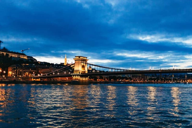 Budapest: Prosecco Dinner Cruise with Live Music - Dinner: four courses with a welcome Prosecco