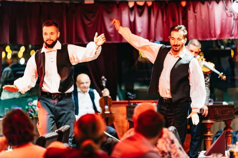 Budapest: Prosecco Dinner Cruise with Live Music - Service, comfort, and the small things that matter