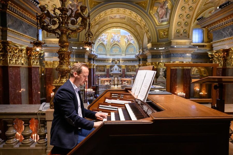 Budapest: St.Stephen's Basilica Grand Organ Concert Tickets - The treasury and the Holy Dexter
