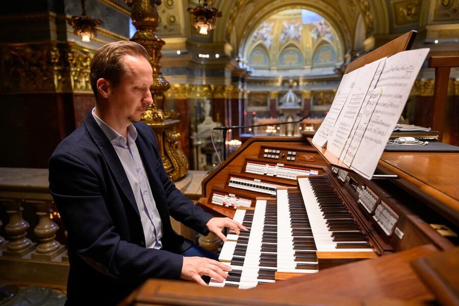 Budapest: St.Stephen's Basilica Grand Organ Concert Tickets - The panoramic terrace and Budapest views