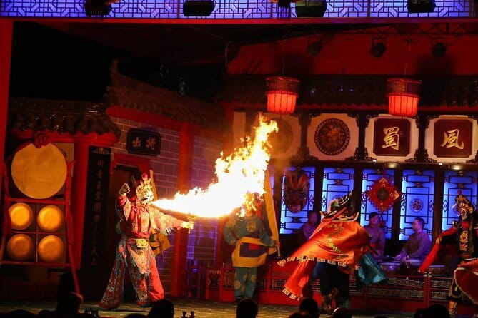 Chengdu Signature Opera Face Changing and Tea - Tea Gives the Show a Chengdu Rhythm