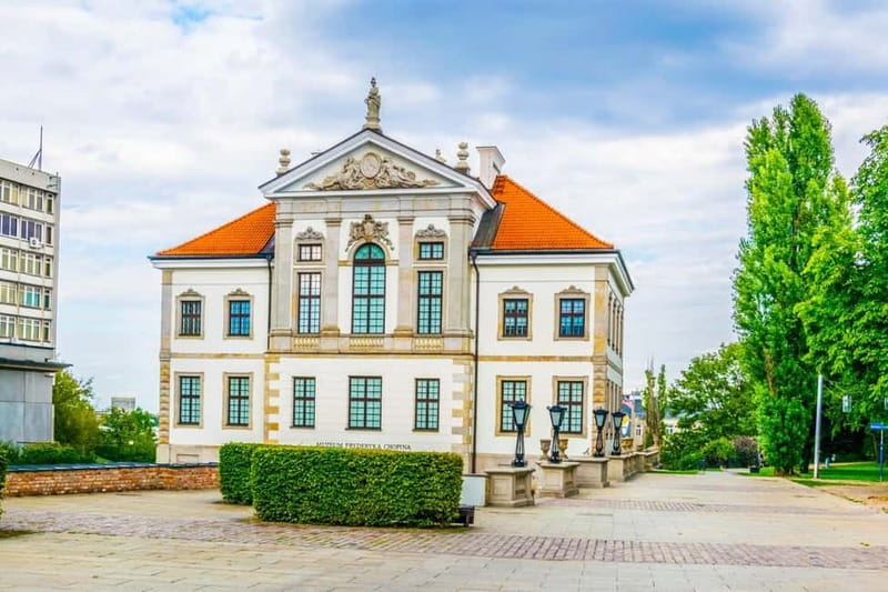 Chopin Tour in Warsaw with Skip-the-line Museum & Concert - Starting at the Chopin Museum in Pałac Gnińskich