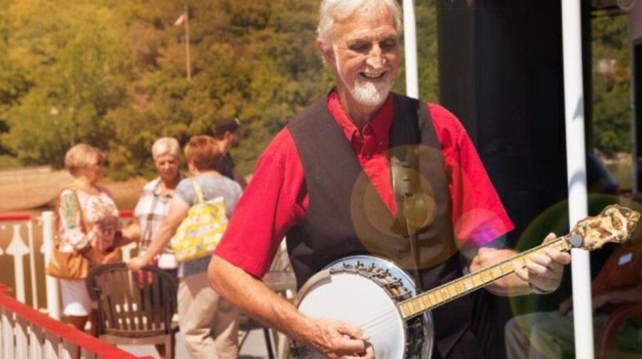 Cincinnati: Dixieland Jazz Brunch Cruise - Two hours of river views and a slow Sunday pace