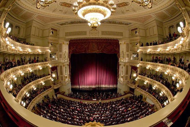 City tour (including visit to the Frauenkirche) and Semper Opera Tour - The Lunch Break: One Hour on Your Own