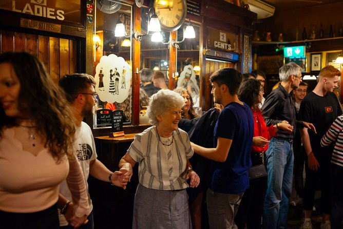 Classic Irish Pubs Private Tour of Dublin: Live Music, Beer and Nightlife - Wood Quay and the Viking story