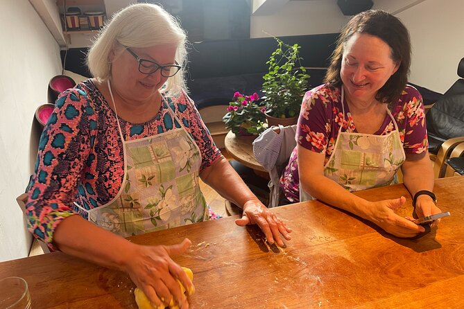 Cooking Class with Chef Francesco and Live Music in Venice - Why the private format affects the price
