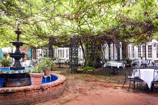 Court of Two Sisters Live Jazz Brunch Buffet with Mimosa - Choosing your seat in the largest courtyard