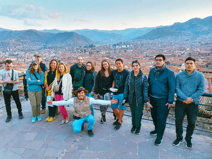 Cusco: Historic Walking Tour with Pisco Sour and Music Show - Who should take this Cusco walk?
