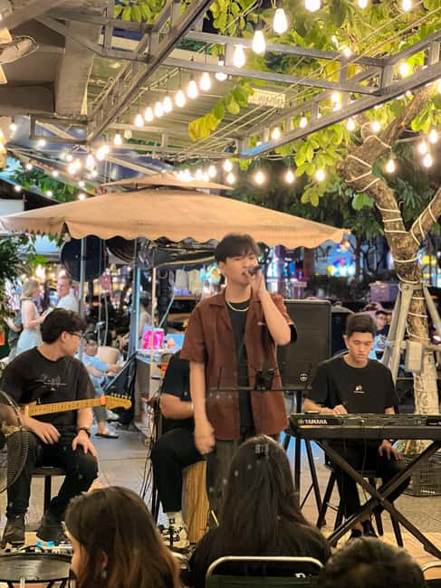 Da Nang: Michelin Food Tour with Live Music - Starting Near the Cham Museum