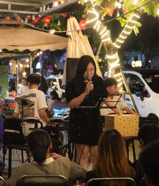 Da Nang: Michelin Food Tour with Live Music - Sizzling Shrimp Pancakes From Da Nang’s Coast