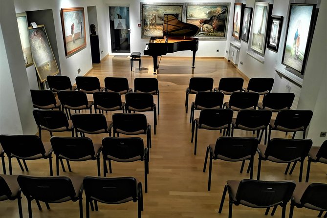 Daily live piano Chopin's concerts at 6:30 pm in the Warsaw Archdiocese Museum - What happens during the 55-minute performance