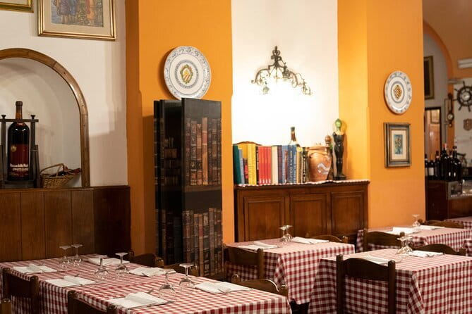 Dinner and Concert with "Three Tenors": A Real Italian Experience - A Tuscan meal in a central Florentine restaurant