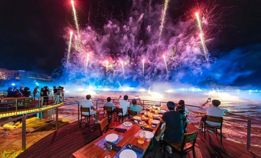 Dinner with Symphony Show And Firework Of Kiss Of The Sea - Key points to know before booking