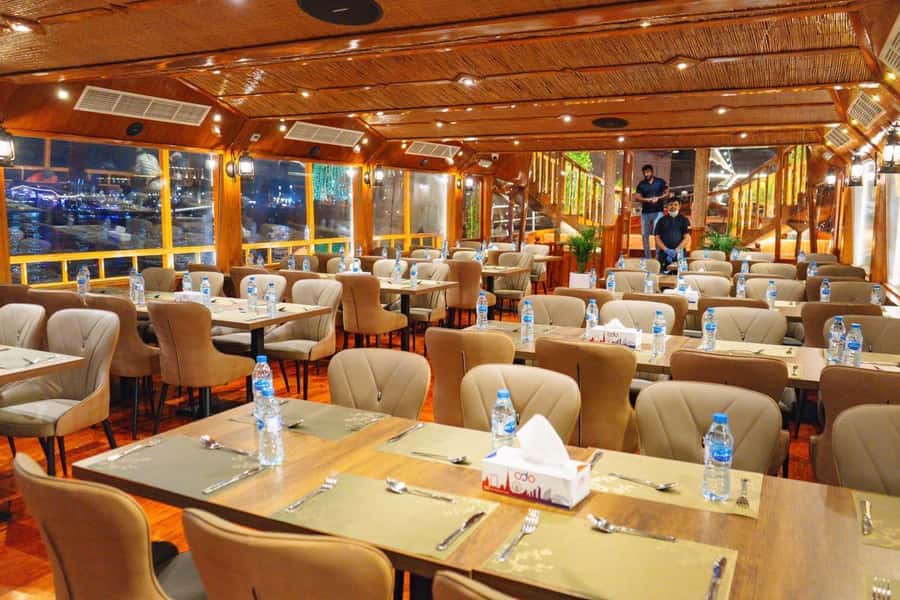 Dubai: Luxury Dinner Cruise with Live Music - The first minutes on board