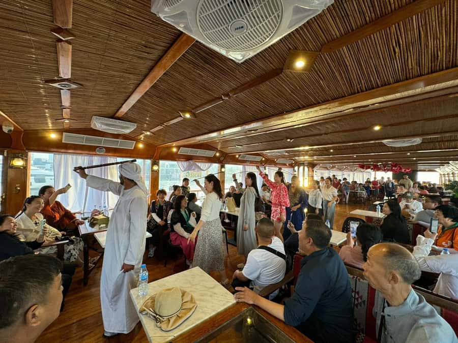 Dubai: Luxury Dinner Cruise with Live Music - Who will enjoy this cruise most?