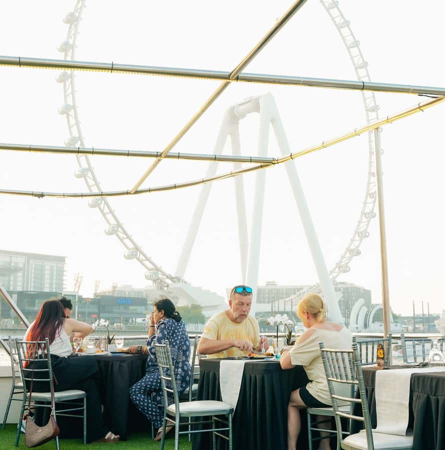 Dubai: Sunset or Dinner Cruise with Live Music & Open Bar - Who Will Enjoy This Cruise Most?
