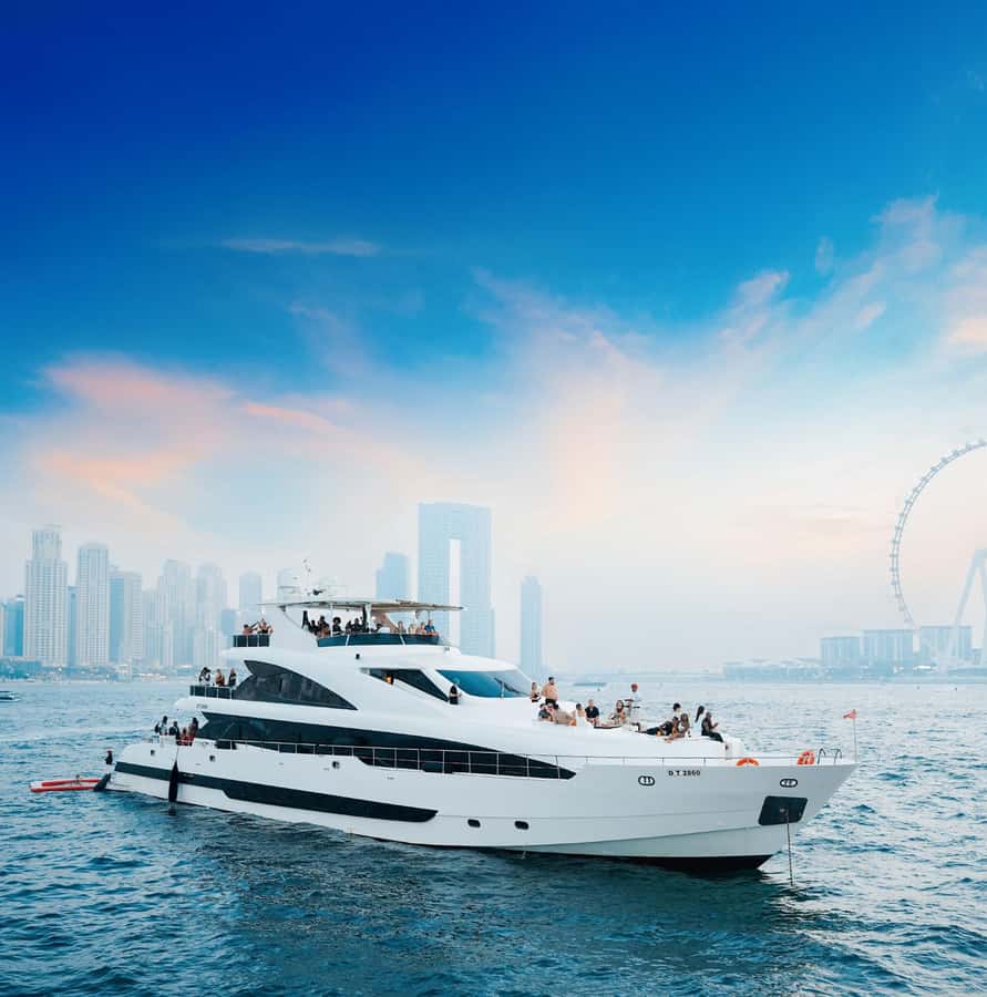 Dubai: Superyacht Experience with Live Music & Drinks - Picking your place on the three decks