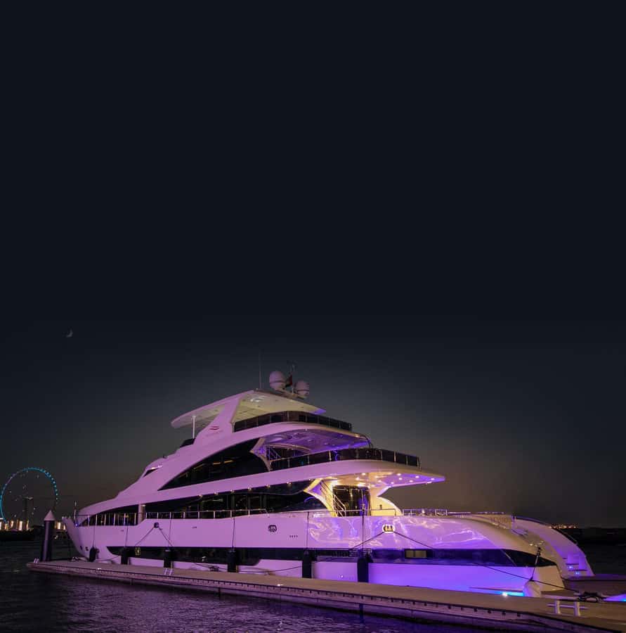 Dubai: Superyacht Experience with Live Music & Drinks - Food, sushi, and the all-inclusive drink station
