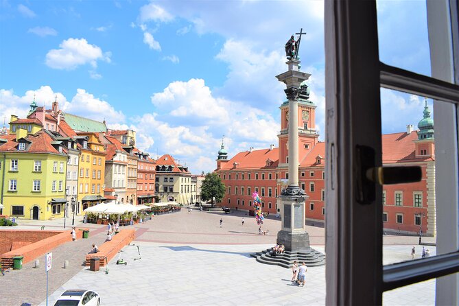 Everyday Chopin Concert at 7 PM with candlelight by the Castle - Arriving at 8 Plac Zamkowy before 7 p.m.