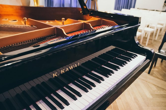 Everyday Chopin Concert at 7 PM with candlelight by the Castle - A one-hour program focused on Chopin