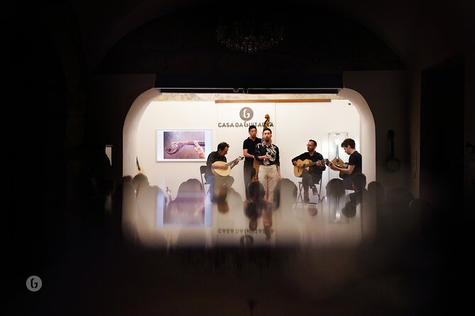 Fado by Casa da Guitarra - The second half and the value of a compact format
