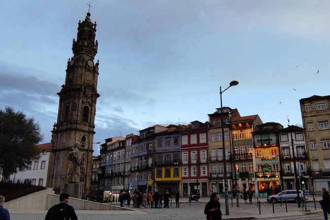 Fado Tour with Guide, Dinner & Live Show in Porto - Starting at Fonte do Cubo in Ribeira