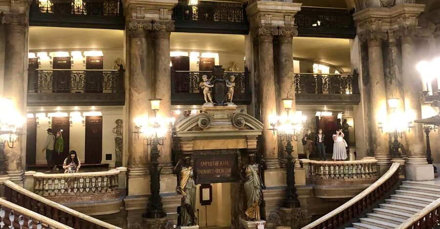 Family-friendly treasure hunt at Opera Garnier - The missing costume sets the plot