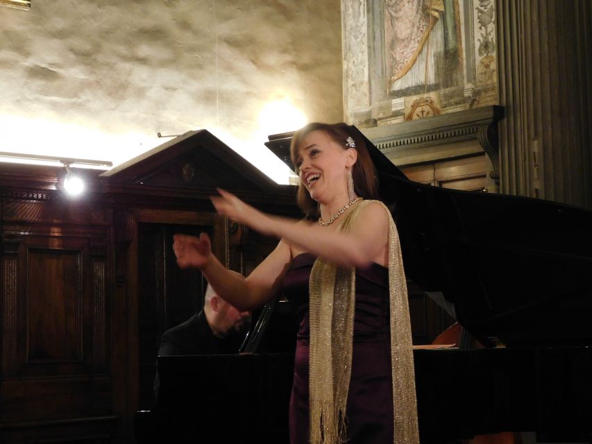 Florence: Santa Monaca Church Italian Opera Concert Ticket - Entering Santa Monaca Church