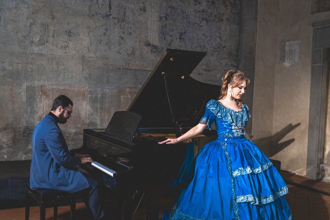 Great Italian Opera in Florence - At 7:15 pm, Santa Croce Gives You a Convenient Evening Plan