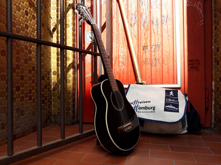 Hamburg: St. Pauli Walking Tour with Live Music - Park Fiction and Hein-Köllisch-Platz