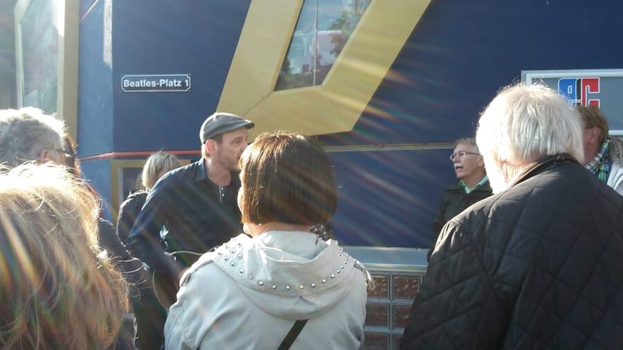 Hamburg: St. Pauli Walking Tour with Live Music - Starting at U St. Pauli and Spielbudenplatz