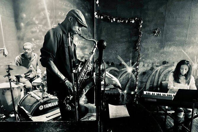 Harlem Jazz Tour: NYC Speakeasies and Juke Joints - Live Jazz - The main drawback: conversation can compete with music