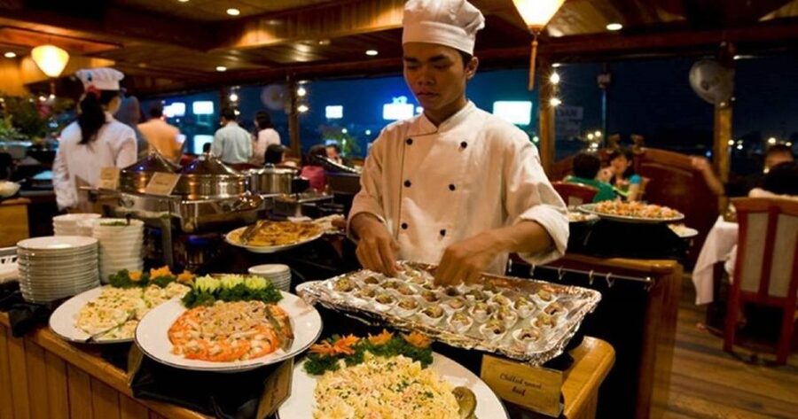Ho Chi Minh City: Saigon River Dinner Cruise with Live Music - What the Three-Hour Schedule Feels Like