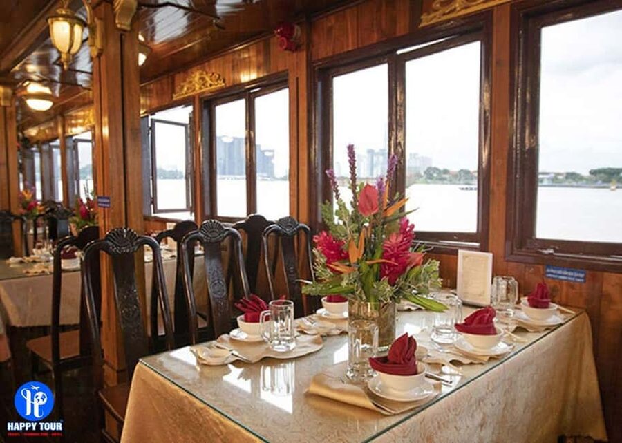 Ho Chi Minh: Saigon River Dinner Cruise with Live Music - Quick points before you book