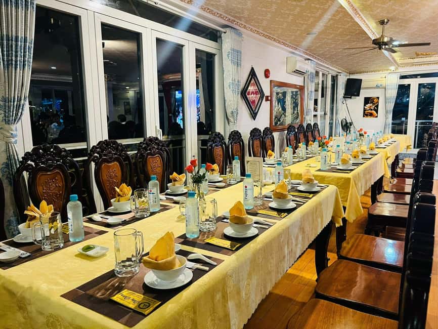 Ho Chi Minh: Saigon River Dinner Cruise with Live Music - Dinner: set menu or buffet?