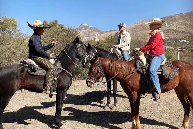 Horseback Ride in Guanajuato with Live Music and Food - A mountain-side meal with local flavor