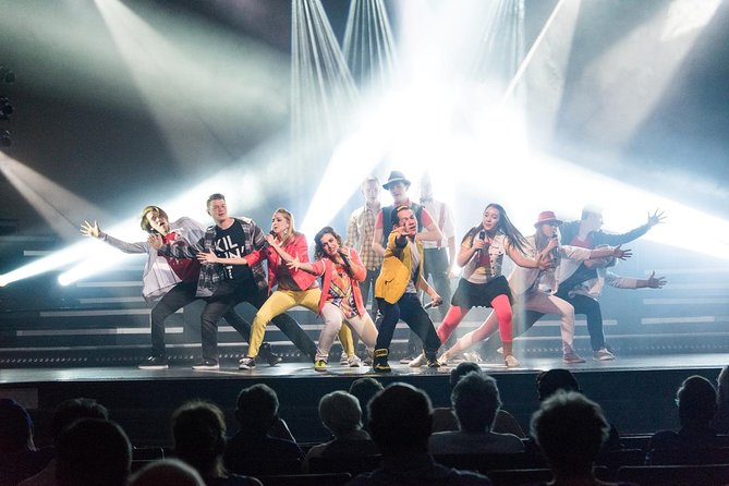 Hughes Music Show in Branson - Entering the Hughes Brothers Theatre at 8:00 pm