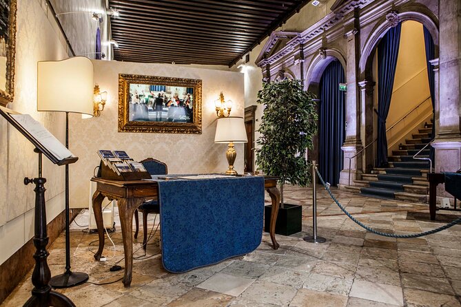I Musici Veneziani Concert: Vivaldi Four Seasons - Arriving at Scuola Grande di San Teodoro