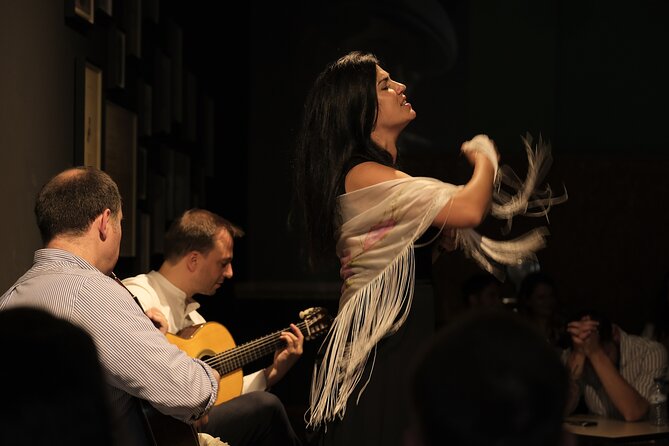 Ideal Clube de Fado - Who will enjoy this most?