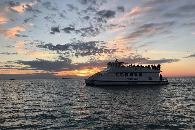 Key West Sunset Cruise: Dinner, Live Music & Drinks Included - Two hours on the water, with Mallory Square in view