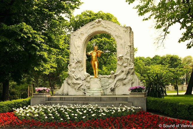 Kursalon Vienna: Strauss and Mozart Concert With Dinner - Who should book this evening?