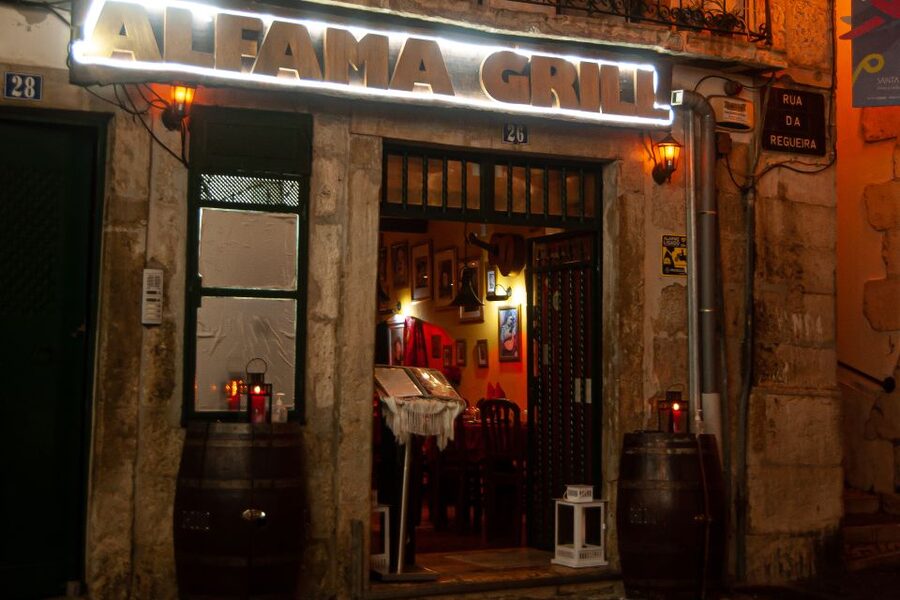 Lisbon: Alfama Tour and Live Fado with Traditional Dinner - Practical tips for a smoother evening