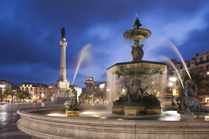 Lisbon: Authentic Fado Show, Dinner and Night Tour - Seeing the National Pantheon at Night