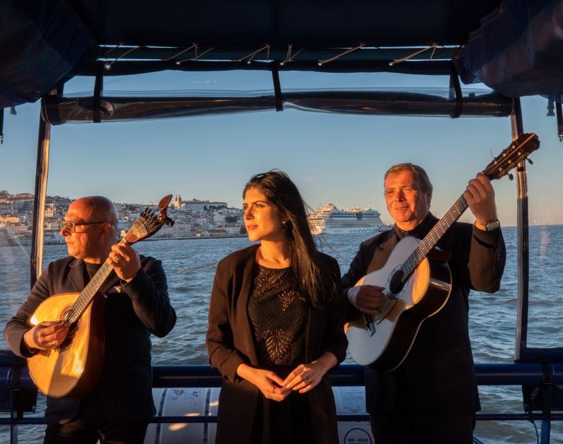 Lisbon: Boat Cruise with Live Fado Performance and a Drink - Who will enjoy this most