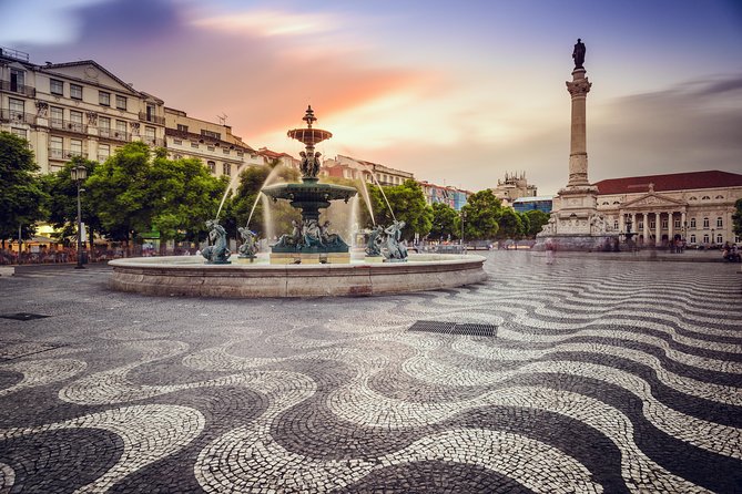 Lisbon by Night Tour: Fado Show and Dinner with Pick-up - Why Fado works so well at night