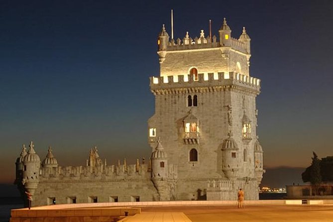 Lisbon By Night with Dinner and Fado Show Included - Alfama brings the music and dinner