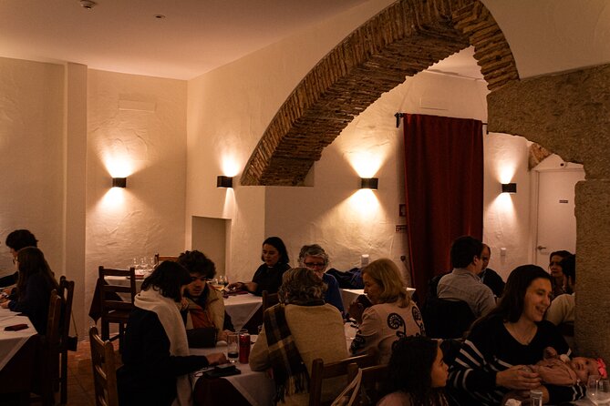 Lisbon: Dinner with Rising Stars of Fado at Canto do Poeta - What Canto do Poeta Feels Like