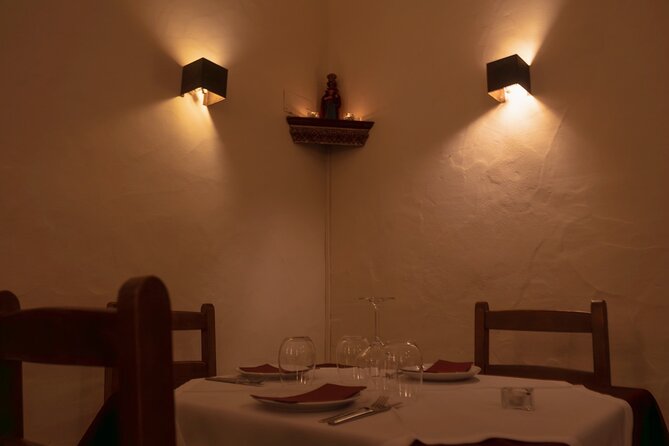 Lisbon: Dinner with Rising Stars of Fado at Canto do Poeta - Main Courses Carry the Dinner